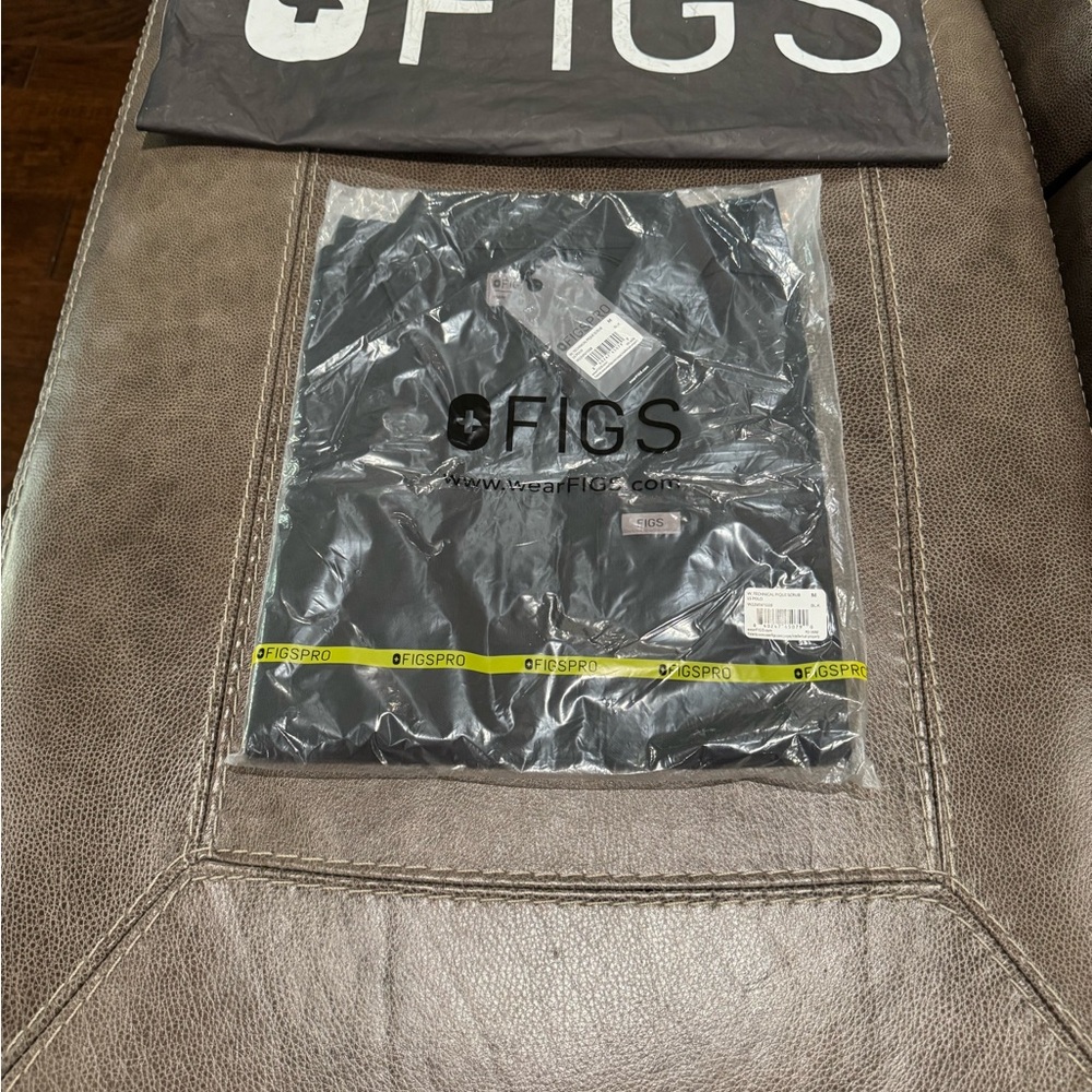 Figs Black Women's Top